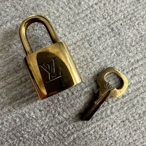 Louis Vuitton Lock and Key #307